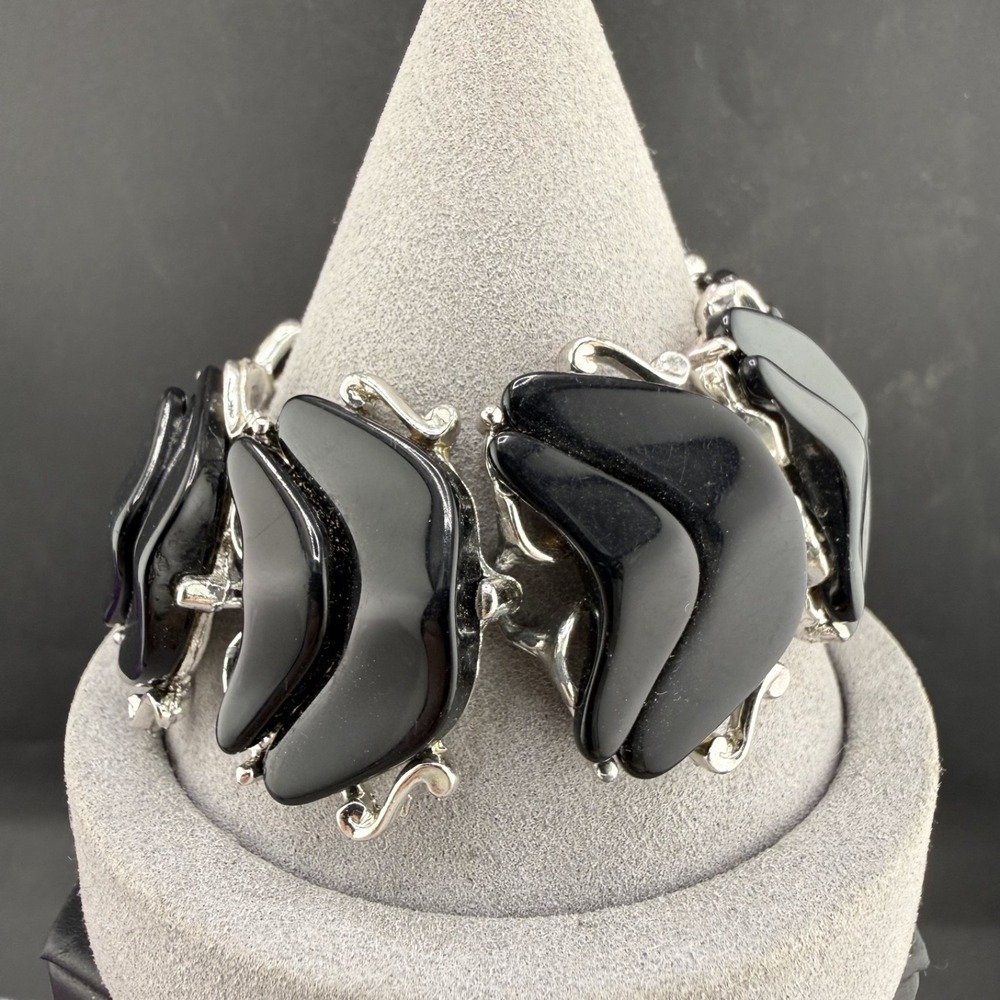 Vintage Chunky Thermoset Bracelet Silver Tone Black 7.5"